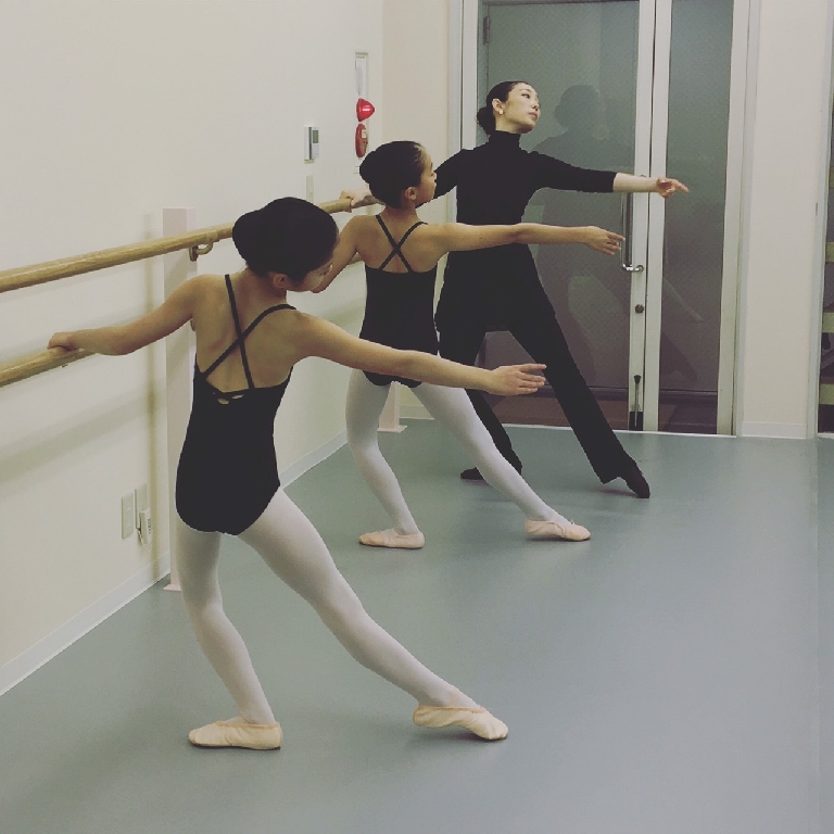 Aya Ballet Schoolの講師紹介